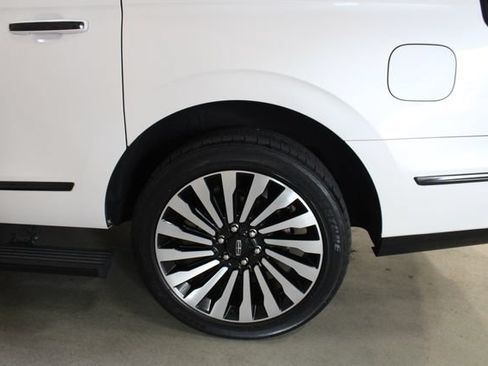 Used 2019 Lincoln Navigator L Reserve w/ Cargo Package AWD/4WD image 30