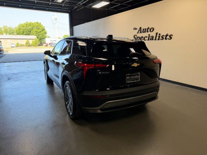 Used 2024 Chevrolet Blazer EV LT AWD/4WD image 3