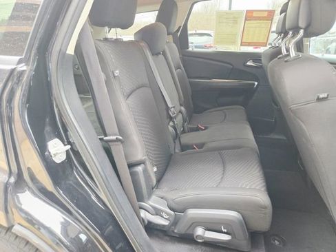 Used 2019 Dodge Journey SE image 15