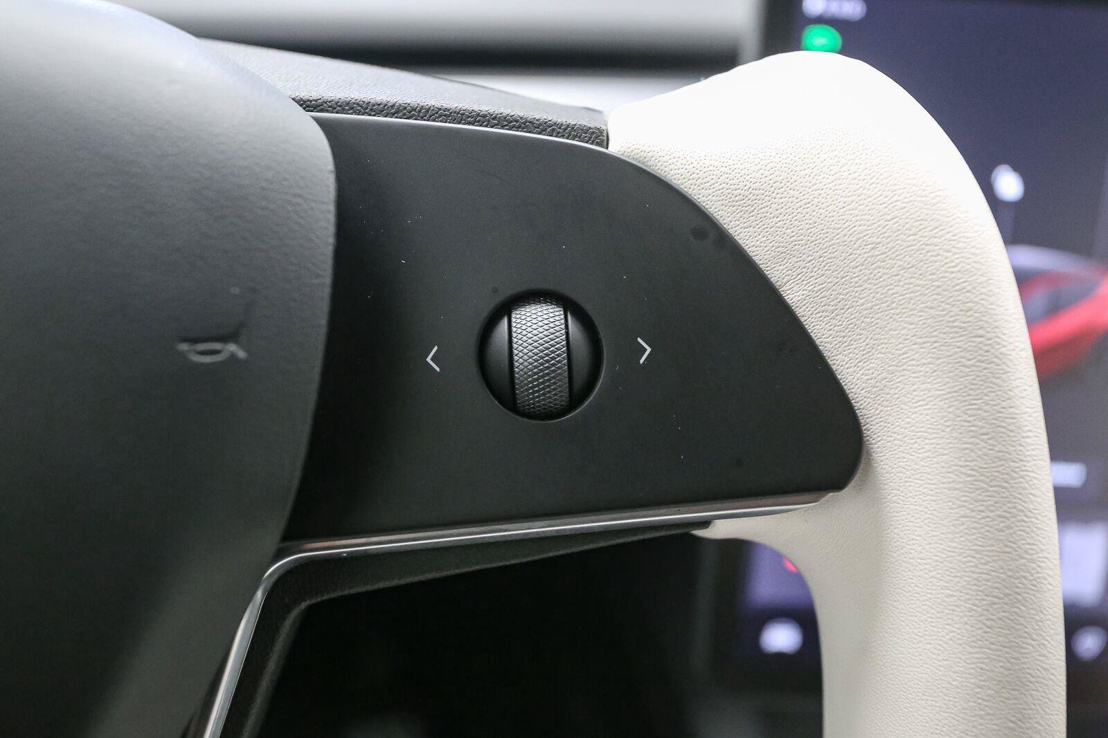 Used 2021 Tesla Model Y Performance AWD/4WD image 34