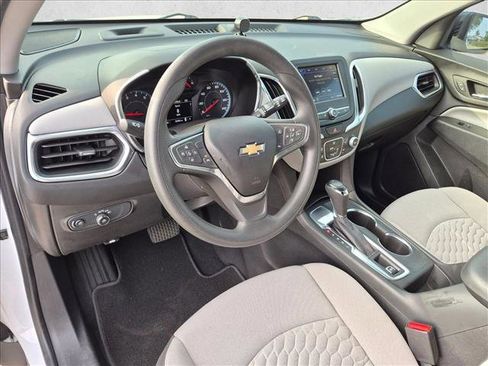 Used 2021 Chevrolet Equinox LS FWD image 10
