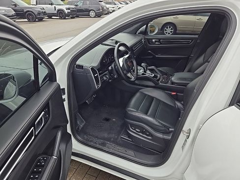 Used 2023 Porsche Cayenne GTS image 16