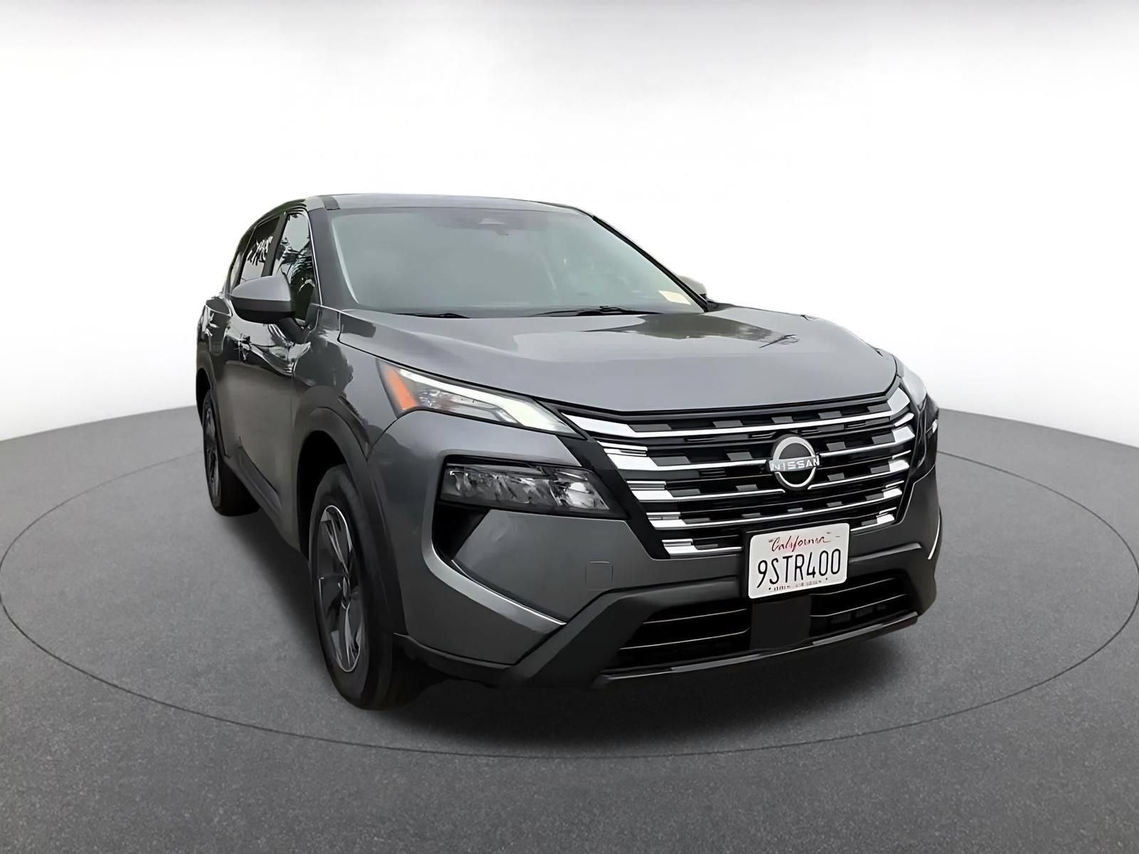 Used 2025 Nissan Rogue SV FWD image 3