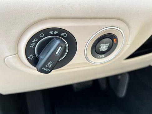 Used 2017 Maserati Levante w/ Luxury Package image 30