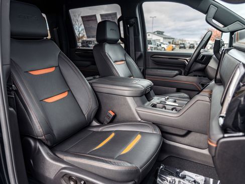 Used 2024 GMC Sierra 2500 AT4 image 12