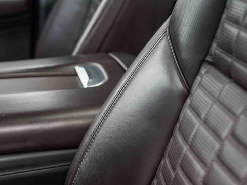 Used 2023 Cadillac Escalade ESV Premium Luxury Platinum w/ LPO, Radiant Package AWD/4WD image 20