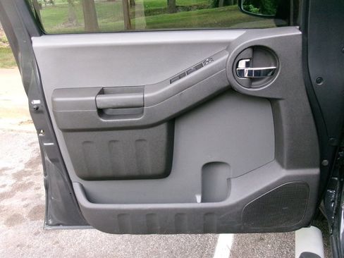 Used 2015 Nissan Xterra S w/ Value Package RWD image 10