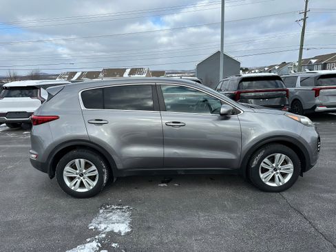 Used 2018 Kia Sportage LX image 4