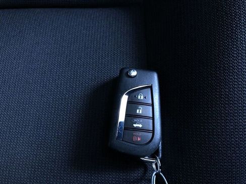 Certified 2025 Toyota Corolla LE image 31