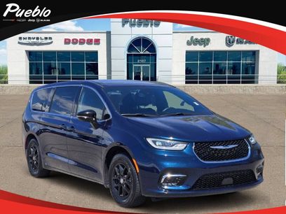 Certified 2025 Chrysler Pacifica Select