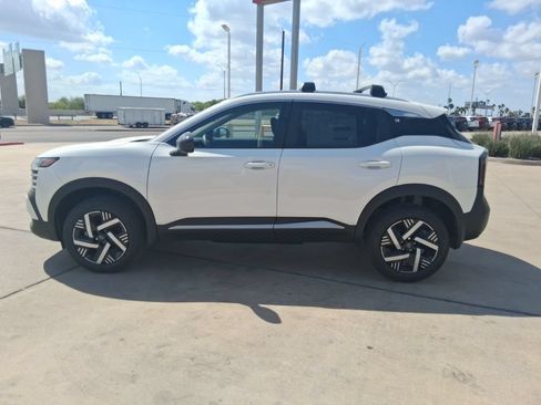 New 2026 Nissan Kicks SV w/ Cold Weather Package FWD image 4