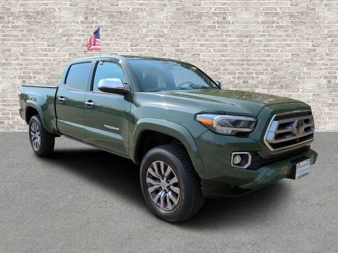 Used 2021 Toyota Tacoma Limited image 1