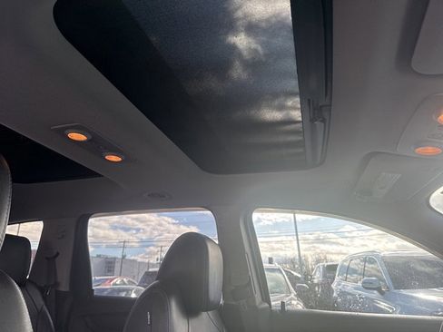 Used 2017 Chevrolet Traverse LT image 14