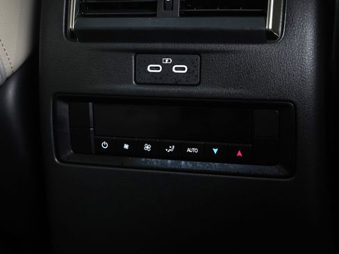 Certified 2024 MAZDA CX-90 3.3 Turbo w/ Preferred Plus image 16