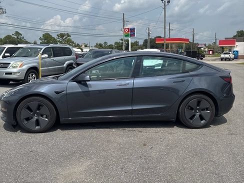 Used 2023 Tesla Model 3 Standard Range RWD image 2