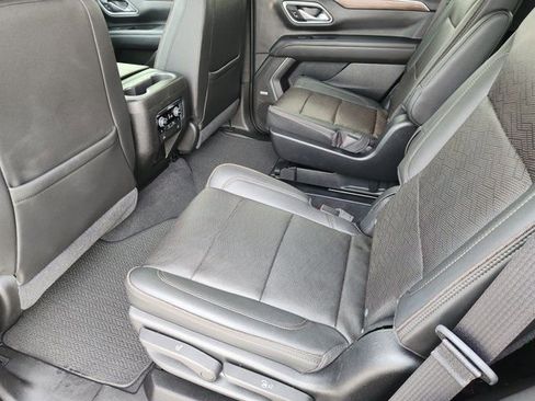 Used 2021 Chevrolet Tahoe High Country w/ Premium Package image 32