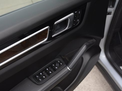 Certified 2023 Porsche Cayenne AWD/4WD image 14
