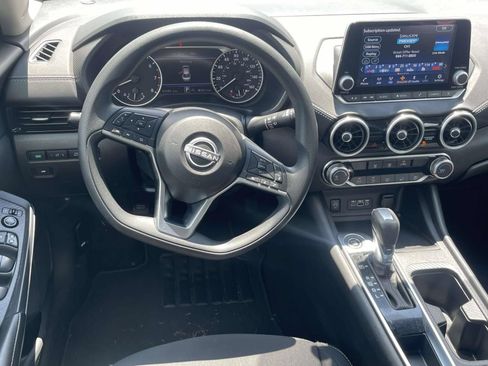 Used 2024 Nissan Sentra SV FWD image 11