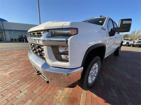 Used 2021 Chevrolet Silverado 2500 LT w/ Convenience Package image 6