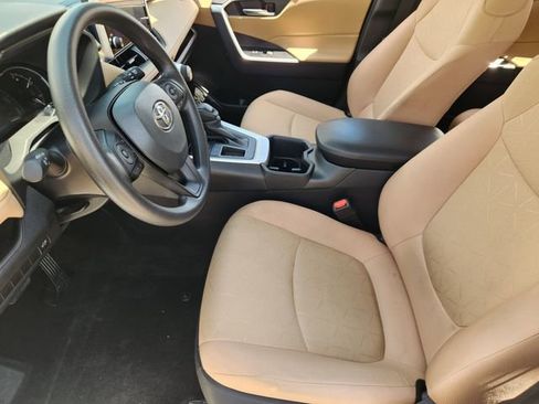 Used 2025 Toyota RAV4 XLE w/ Convenience Package FWD image 9