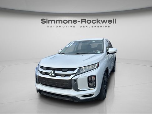 Used 2024 Mitsubishi Outlander Sport SE image 2