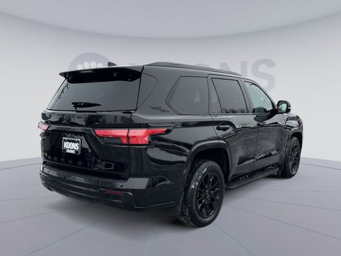 Used 2024 Toyota Sequoia Platinum image 7