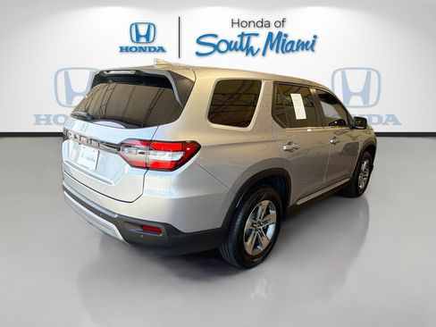 Certified 2025 Honda Pilot EX-L image 7