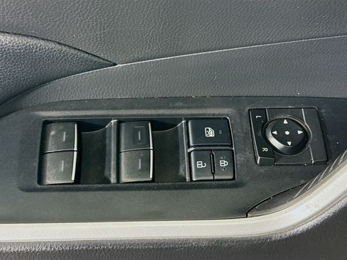 Used 2022 Toyota RAV4 XLE FWD image 24