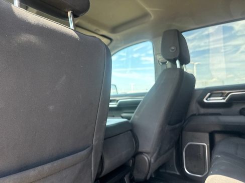 Used 2023 Chevrolet Silverado 1500 LT AWD/4WD image 31