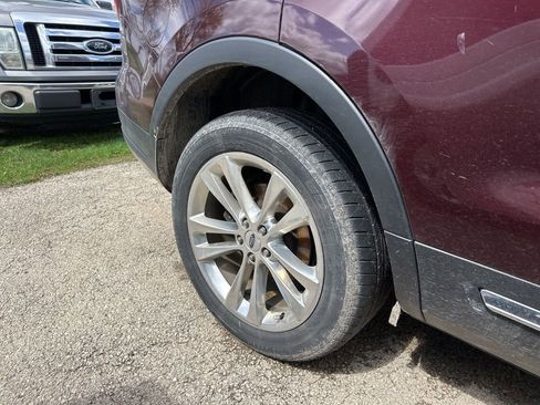 Used 2018 Ford Explorer XLT w/ Equipment Group 202A image 8