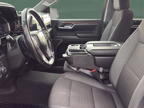 Used 2025 Chevrolet Silverado 1500 LT AWD/4WD image 22