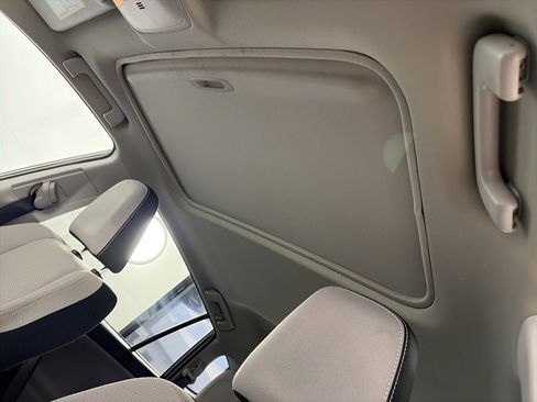 Used 2016 Toyota RAV4 XLE AWD/4WD image 18