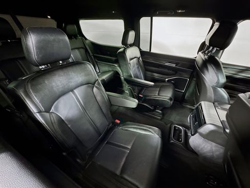 Used 2024 Jeep Wagoneer Series III image 26