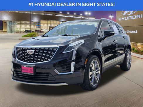 Used 2024 Cadillac XT5 Premium Luxury w/ Technology Package FWD image 2