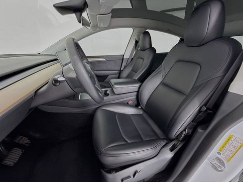 Used 2023 Tesla Model Y Long Range AWD/4WD image 4