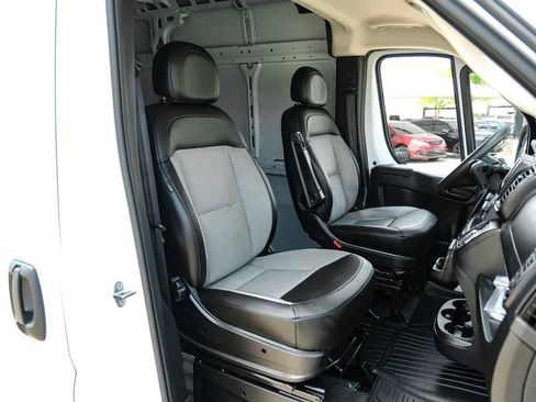 Used 2024 RAM ProMaster 2500 w/ Convenience Group FWD image 33