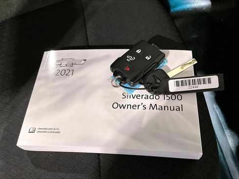 Used 2021 Chevrolet Silverado 1500 W/T w/ WT Value Package AWD/4WD image 10