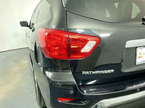 Used 2020 Nissan Pathfinder SL image 29
