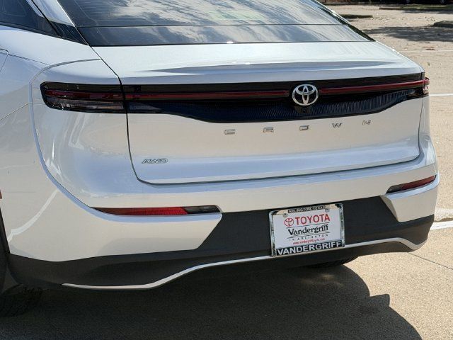 Used 2023 Toyota Crown AWD/4WD image 6