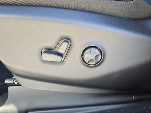 New 2026 Chrysler Pacifica Select w/ S Appearance Package FWD image 17