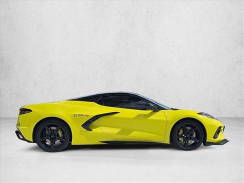 Used 2021 Chevrolet Corvette Stingray Premium Conv w/ Z51 Performance Package RWD image 4