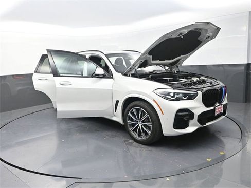 Used 2022 BMW X5 xDrive40i w/ M Sport Package image 35