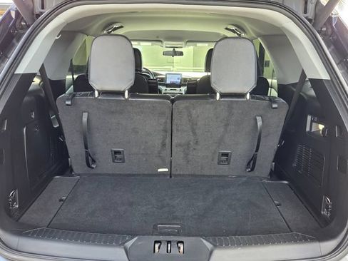 Used 2023 Ford Explorer XLT w/ Equipment Group 202A RWD image 14