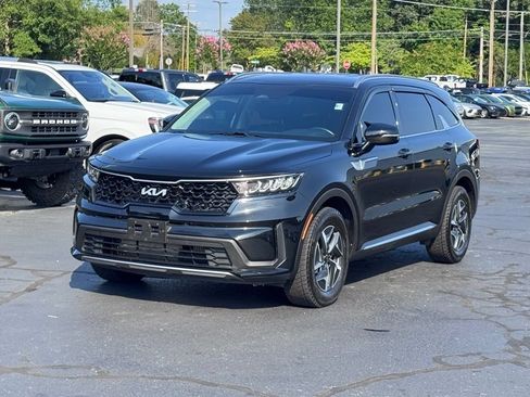 Used 2022 Kia Sorento S FWD image 2