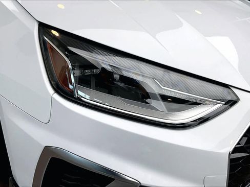 Used 2021 Audi A4 2.0T Premium image 27