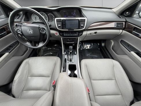 Used 2017 Honda Accord EX-L image 11