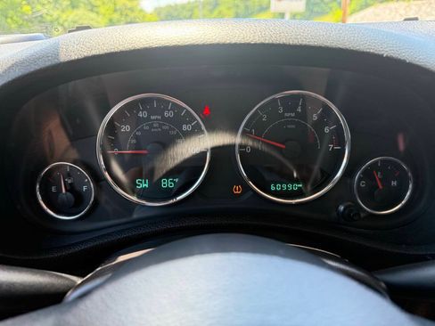 Used 2015 Jeep Wrangler Sport AWD/4WD image 8