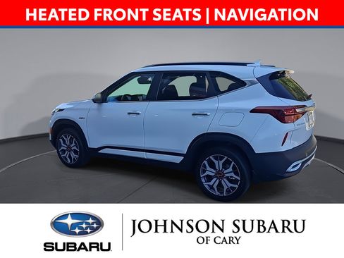 Used 2022 Kia Seltos SX w/ Sunroof Package AWD/4WD image 2
