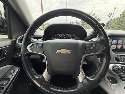 Used 2020 Chevrolet Suburban LT RWD image 19