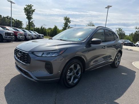 Certified 2024 Ford Escape ST-Line w/ Tech Pack #1 FWD image 9